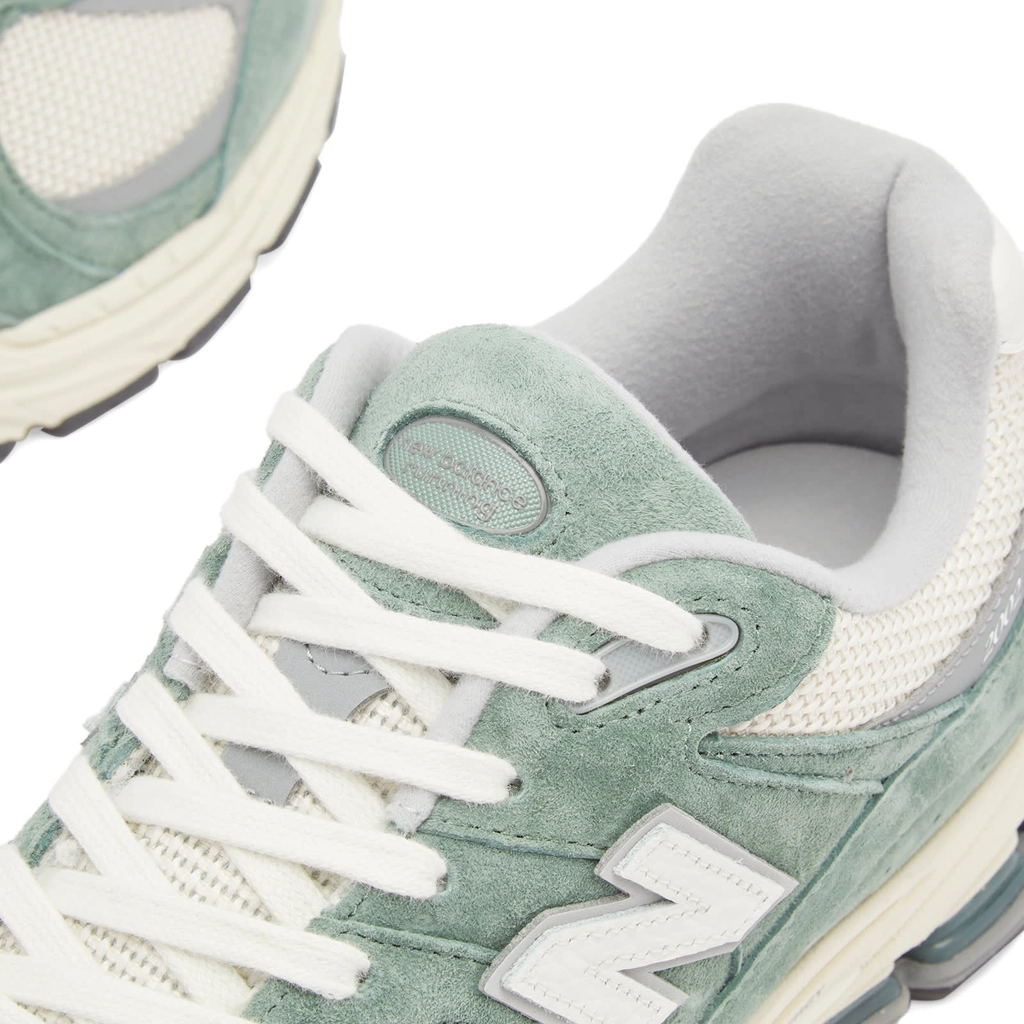 New Balance 2002R Sneaker Juniper